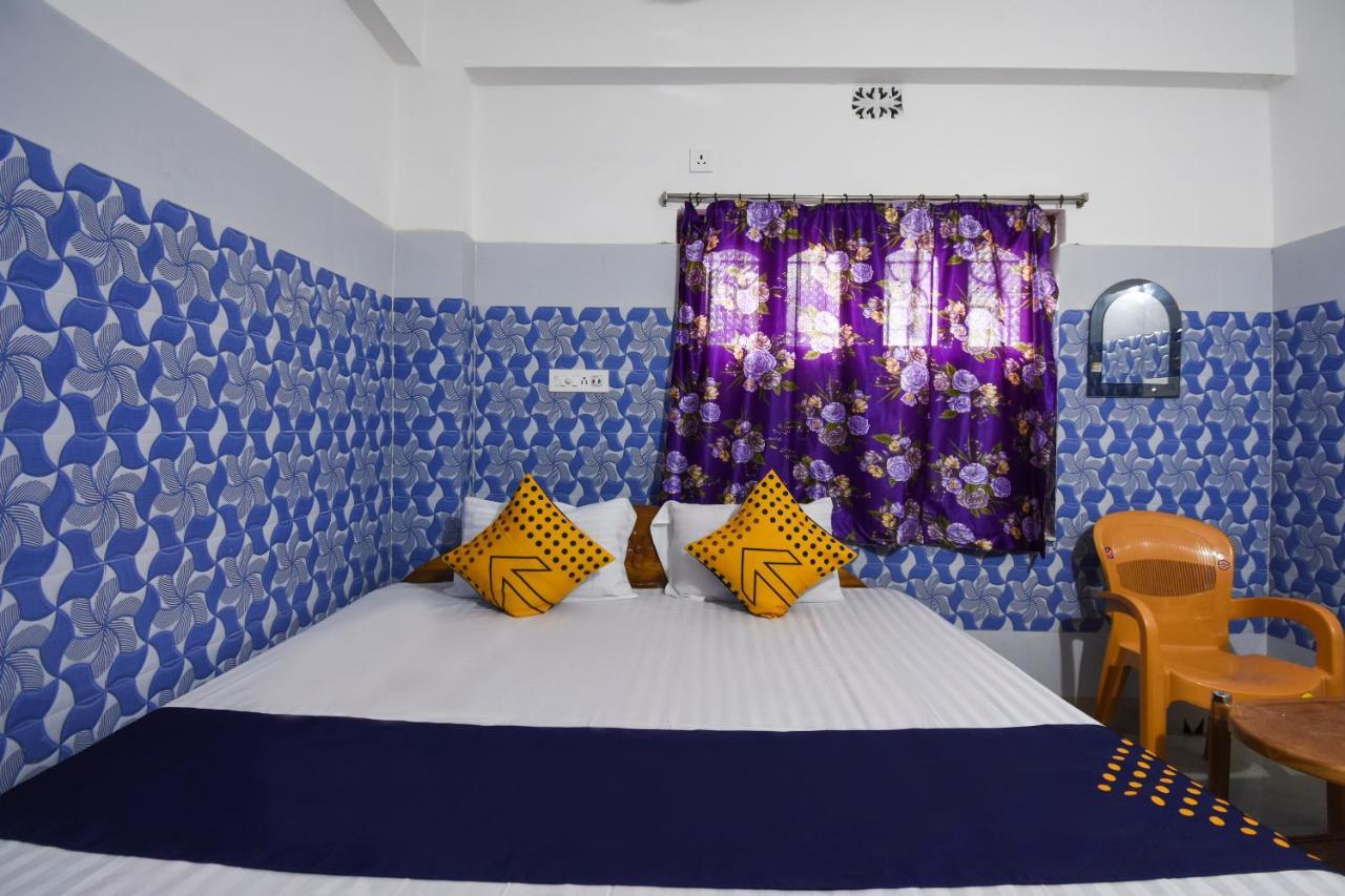 Hotel Oyo 70159 Mobar Beach 3*