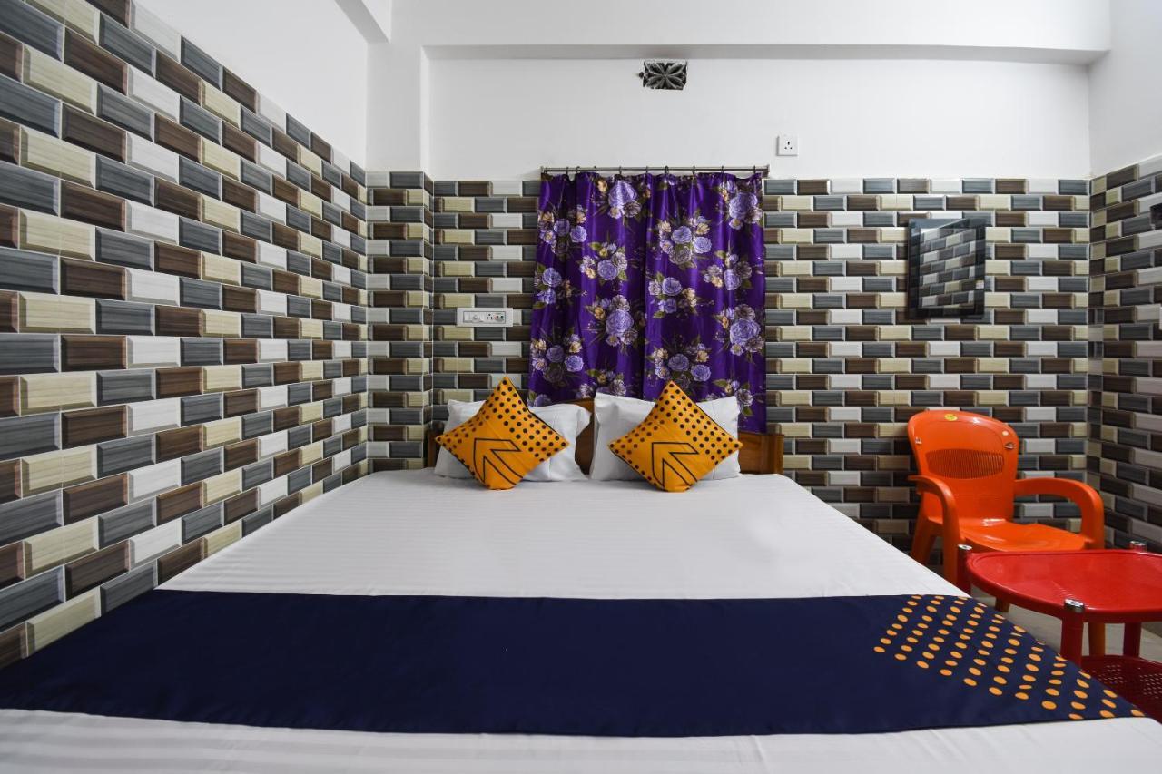 Oyo 70159 Mobar Beach Hotel