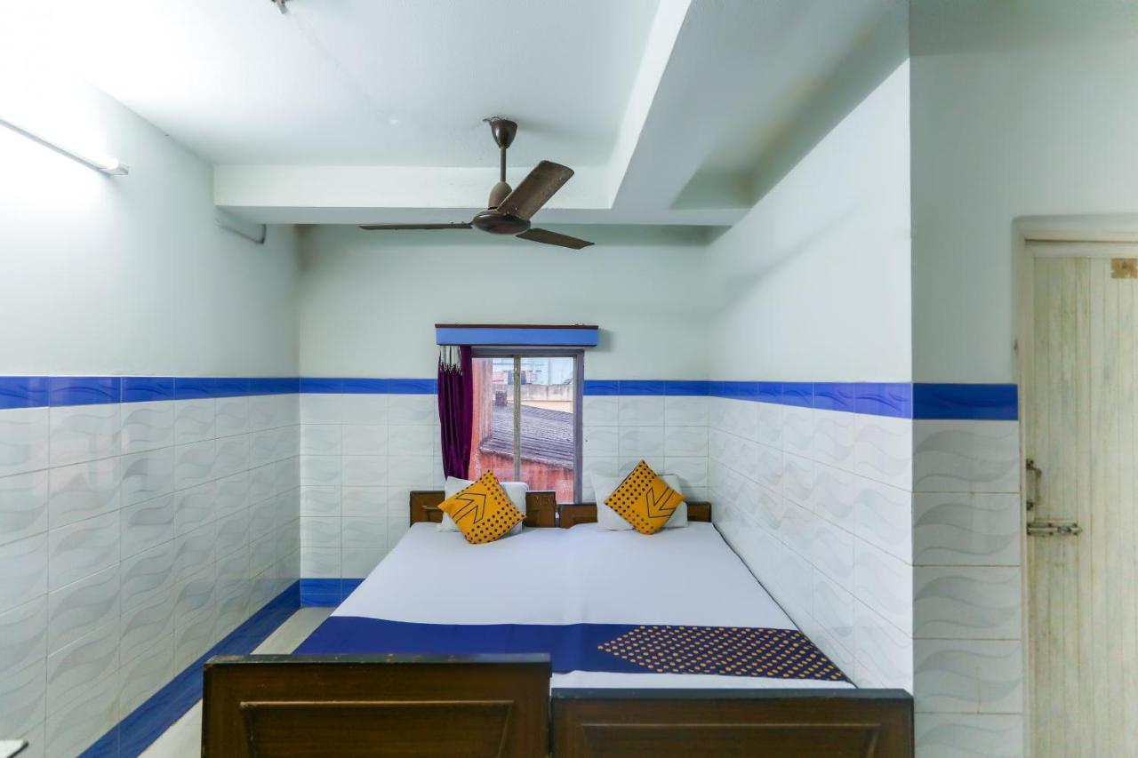 Hotel Oyo 70159 Mobar Beach 3*